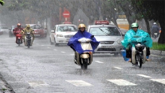 Trung Bộ nắng nóng, Bắc Bộ mưa dông đề phòng lũ quét