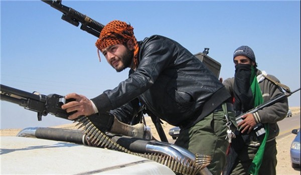 Quân đội Syria tiến vào Deir Ezzur, IS vội điều một loạt vũ khí