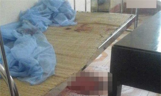 Chồng đâm vợ 18 nhát chết thảm trong bệnh viện