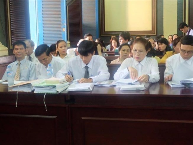 Facebook của luật sư hoa hậu Phương Nga bị đánh sập 