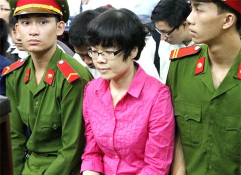 Xem xét tội tham ô đối với "siêu lừa" Huỳnh Thị Huyền Như