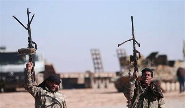 SDF mang "cơn thịnh nộ Euphrates" đến Raqqa, IS khốn đốn