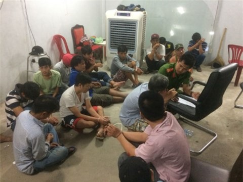 Cả trăm cảnh sát bắt sới bạc khủng trong căn biệt thự ở Sài Gòn