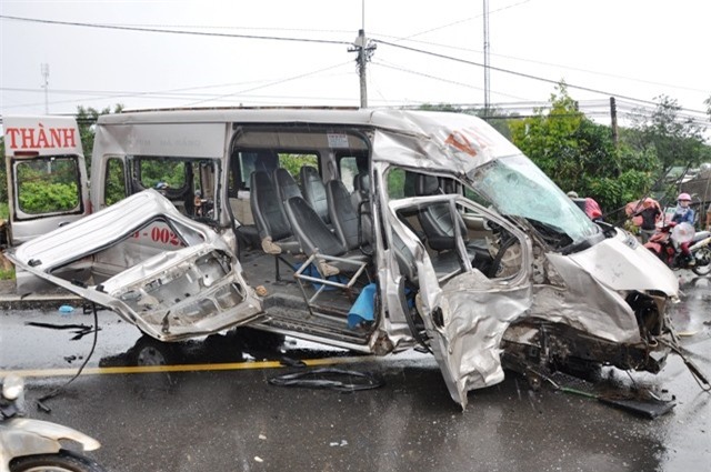 Khởi tố, bắt giam lái xe gây tai nạn nghiêm trọng ở Kon Tum