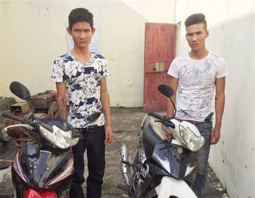 Bắt 2 thanh niên chuyên trộm cắp xe máy bán lấy tiền ăn chơi