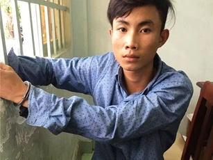 Công an nổ súng bắt tên cướp táo tợn khống chế 2 cô gái trong nhà trọ