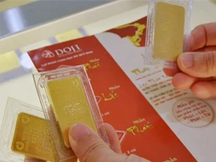 Giá vàng thiếu sóng