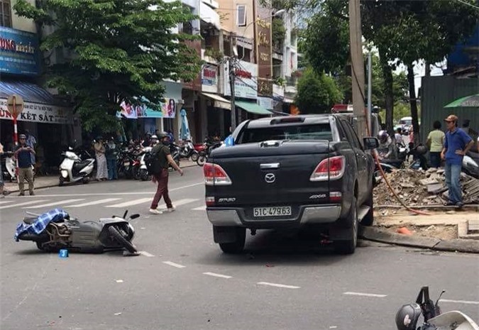 Người phụ nữ lái xe bán tải gây tai nạn liên hoàn khiến 3 người thương vong