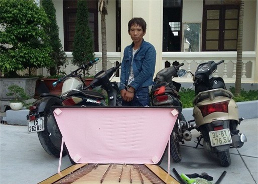 "Siêu trộm" liều lĩnh rút súng điện, bắn công an để thoát thân