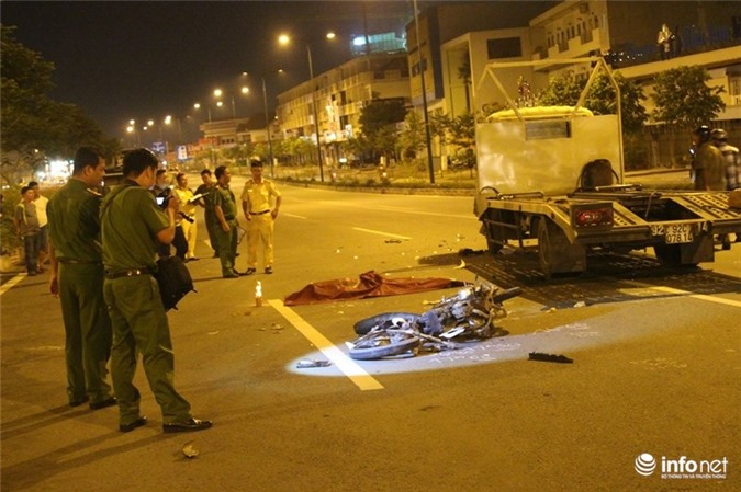 Chạy xe máy va chạm xe tải, đôi nam nữ chết thảm trên đường