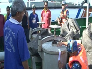 Bắt 2 tàu cá buôn lậu 300.000 lít dầu ở Phú Quốc