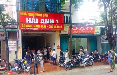 Chủ nhà nghỉ tử vong bất thường nghi bị điện giật