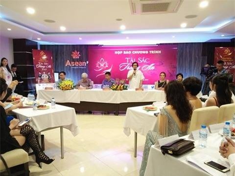 Cuộc thi "Tài sắc Tràng An 2017" trao vương miện bằng… gỗ