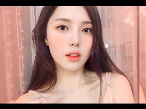 Hướng dẫn trang điểm tone cam tươi tắn ngày hè
