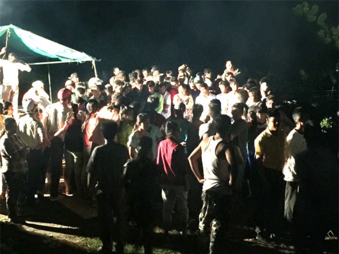 Sốc: Thanh niên đứng giữa đường ray để tàu hỏa tông tử vong