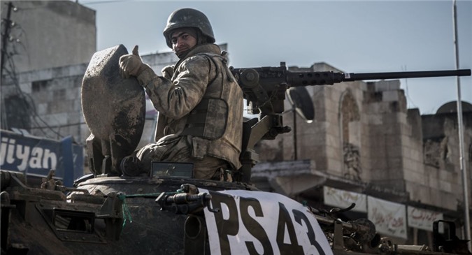 Thổ Nhĩ Kỳ huy động nhiều đoàn xe quân sự áp sát biên giới Syria