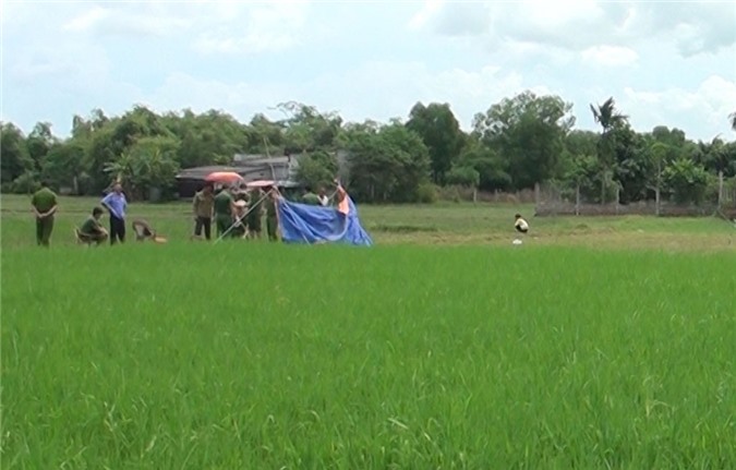 Hai anh em chết bất thường trên ruộng lúa sau 1 ngày mất tích