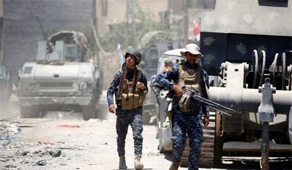 Hàng trăm thành viên IS đầu hàng quân đội Iraq ở Mosul