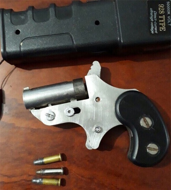 Thanh niên chĩa thẳng súng vào trinh sát Sài Gòn, dọa bắn