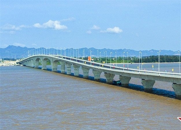 Vì sao cầu vượt biển dài nhất Việt Nam gặp sai sót?