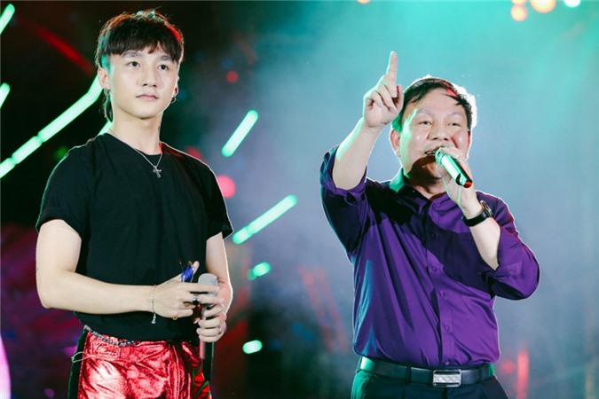 Mãn nhãn với màn song ca của Sơn Tùng M-TP và Phó TGĐ Viettel