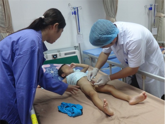 Bộ Y tế vào cuộc vụ nhiều bé trai Hưng Yên bị sùi mào gà