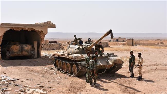 Đụng độ dữ dội với IS ở Raqqa, quân đội Syria chiếm thêm mỏ dầu 