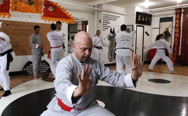 Thách đấu võ thuật: Võ sư Flores xin "quyết đấu"