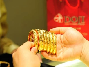 Giá vàng bất ngờ đi xuống