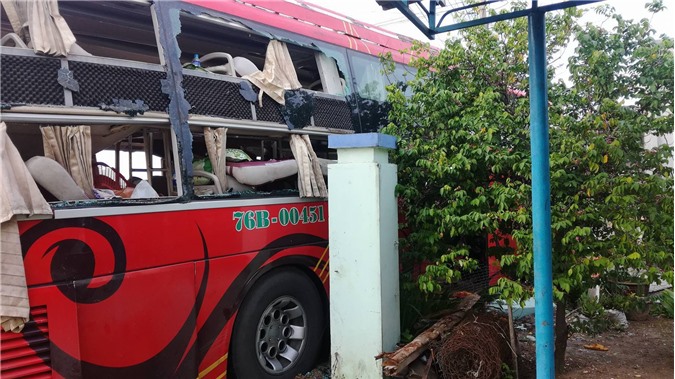 Thông tin mới nhất vụ tai nạn liên hoàn 3 xe khách, 13 người thương vong