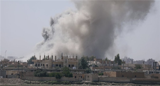 Quân đội Syria giành lại trên 40 giàn khoan từ IS ở Raqqa