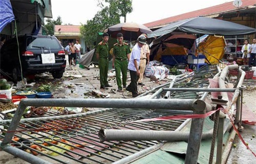 Thông tin mới nhất vụ xe biển xanh gây tai nạn ở Thanh Hóa