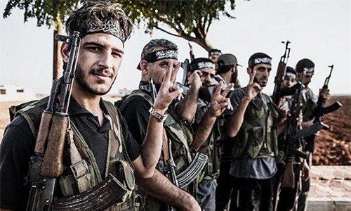 Mỹ ngừng cung cấp vũ khí cho phe nổi dậy Syria để thỏa hiệp với Nga