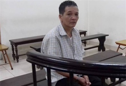 Say rượu, chồng đẩy vợ ngã xuống giếng chết thảm