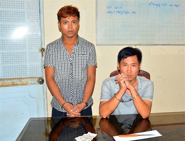 Mang dao đâm mẹ bạn gái suýt chết vì không cho cưới