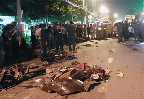 Tai nạn kinh hoàng ở Sài Gòn, người bị thương nằm la liệt