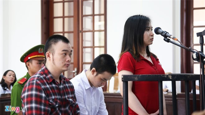 Phạt 7 năm tù giam cho bị cáo chủ mưu tạt axit nữ sinh