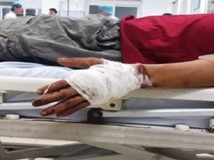 Tranh giành khách, chủ thuyền chém đối thủ trên đảo chè Cầu Cau
