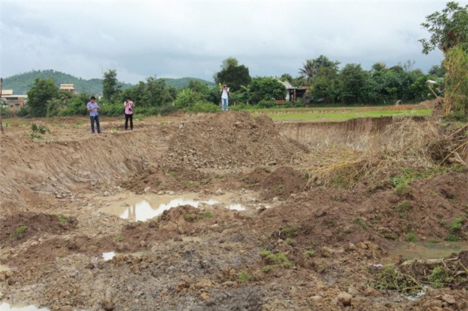 Chồng sát hại vợ, chôn xác 10 năm: Mẹ già khóc nghẹn vì thương con