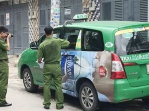 Nổ súng vang trời ở Sài Gòn vì cho rằng taxi chắn lối đi