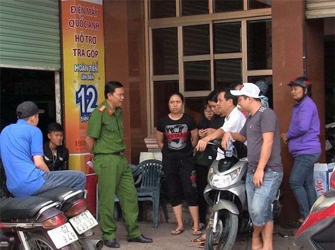 Quản lý trung tâm điện máy ở Sài Gòn bị nhân viên đâm tử vong