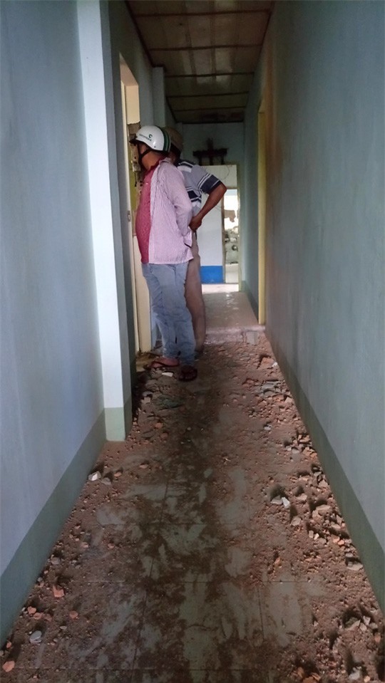 Sau tiếng nổ vang trời, nhiều nhà dân bị hư hỏng nặng