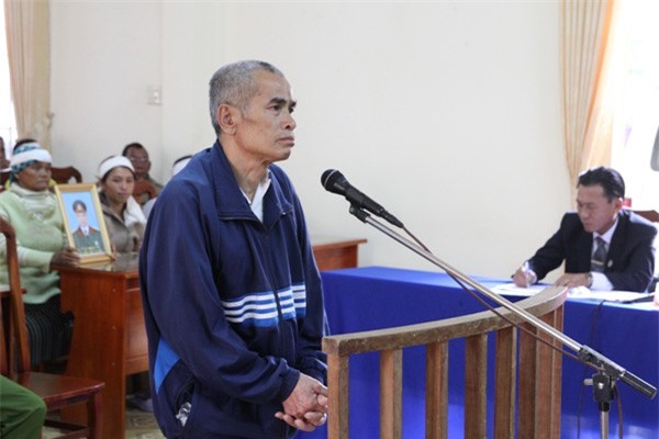 Bức xúc vì bị nhắc nhở, bảo vệ rừng đâm chết đồng nghiệp