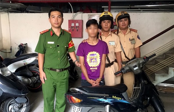 CSGT truy đuổi, tóm gọn tên cướp điện thoại của du khách trong đêm