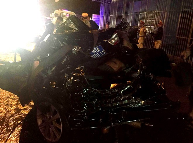 Tai nạn kinh hoàng trên QL1A, 2 cán bộ công an tử nạn