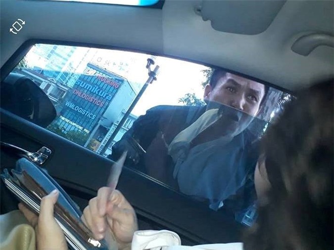 Dàn cảnh va chạm giao thông, nam thanh niên "ăn vạ" đòi tiền bồi thường