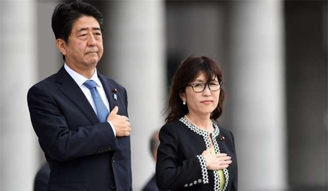 Nhật Bản: Bộ trưởng Quốc phòng từ chức, Abe cất nhắc người mới