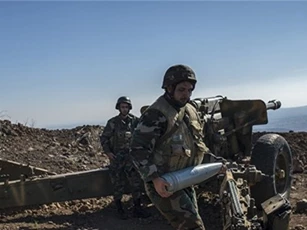 Pháo binh Syria thiêu rụi loạt xe quân sự của khủng bố