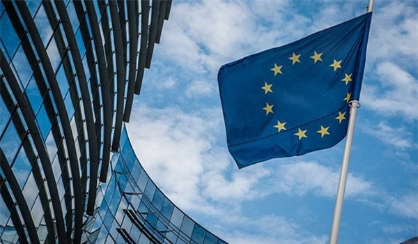 Trừng phạt Nga: "Cuộc chiến thương mại Mỹ - EU sẽ rất tồi tệ"