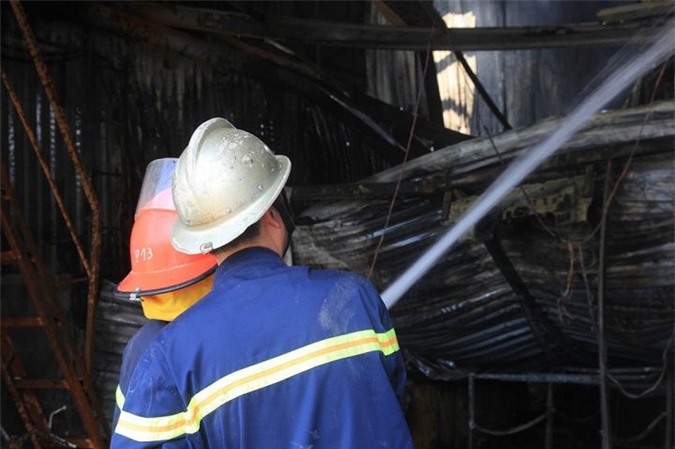 Nổ xưởng bánh kẹo ở Hoài Đức: Thêm 1 người tử vong